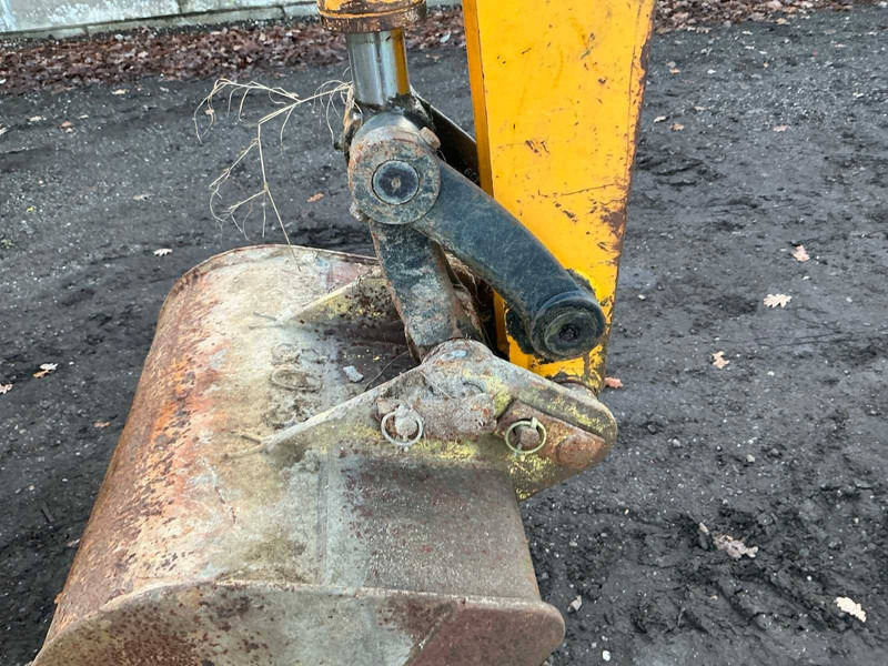 Escavadora de rastos JCB 803: foto 15