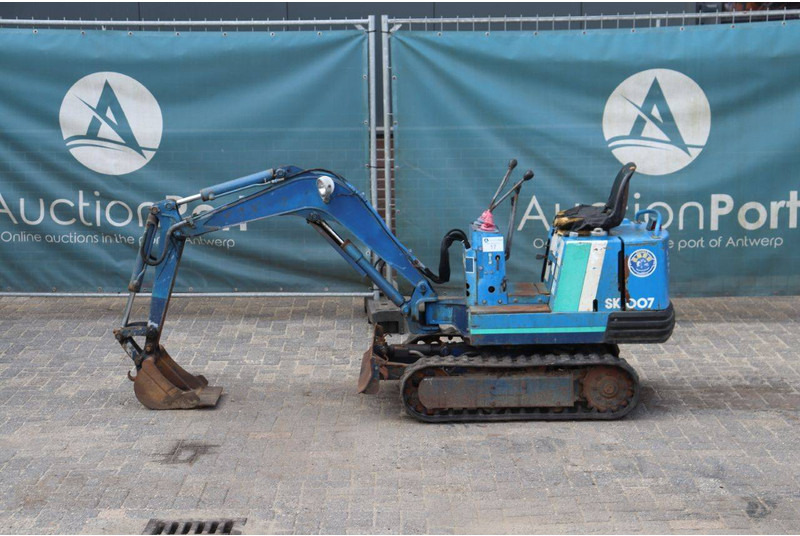 Kobelco SK007 - Mini escavadeira: foto 2 Kobelco SK007 - Mini escavadeira: foto 2