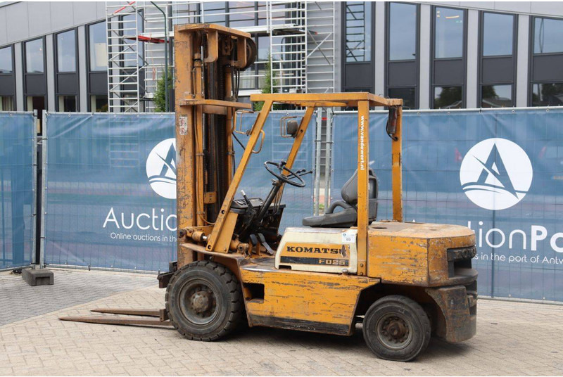 Komatsu FD-25-8 - Empilhador a diesel: foto 3 Komatsu FD-25-8 - Empilhador a diesel: foto 3