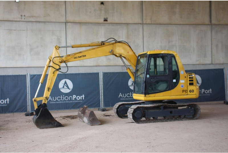 Komatsu PC60-7 - Escavadora de rastos: foto 1 Komatsu PC60-7 - Escavadora de rastos: foto 1