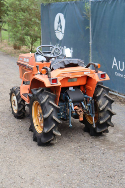 Kubota B1-14 Bulltra - Trator: foto 4 Kubota B1-14 Bulltra - Trator: foto 4