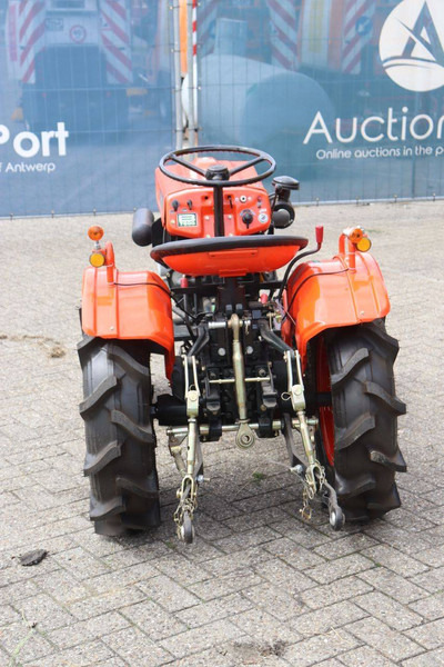 Kubota B7000 - Trator: foto 5 Kubota B7000 - Trator: foto 5