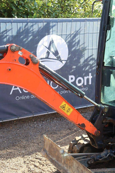 Mini escavadeira Kubota KX016-4: foto 16