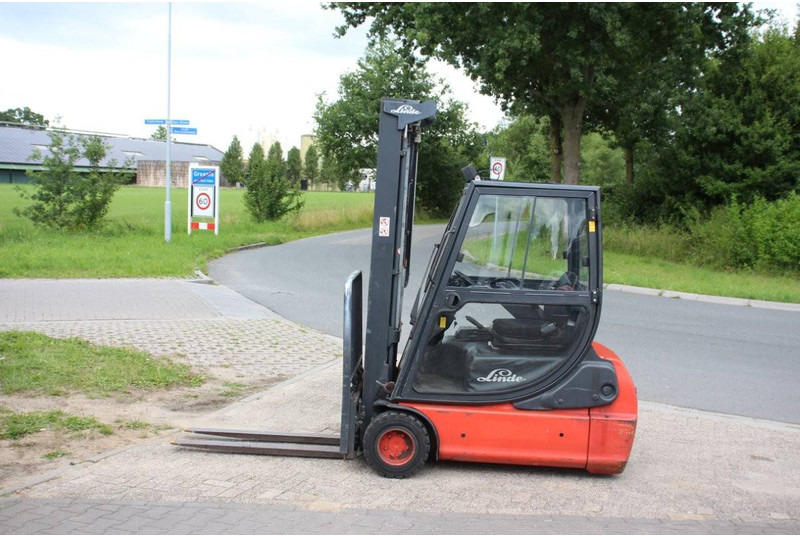 Linde E18C-02 - Empilhador elétrico: foto 2 Linde E18C-02 - Empilhador elétrico: foto 2