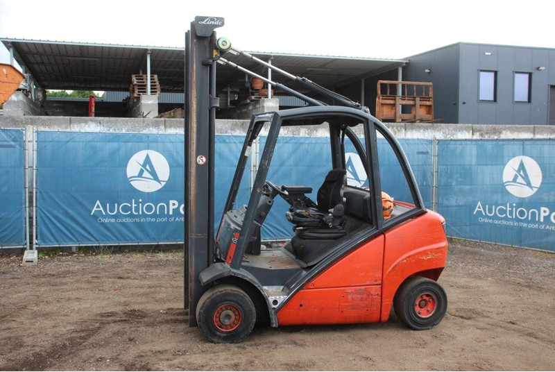 Linde H25T - Empilhador todo-o-terreno: foto 1 Linde H25T - Empilhador todo-o-terreno: foto 1