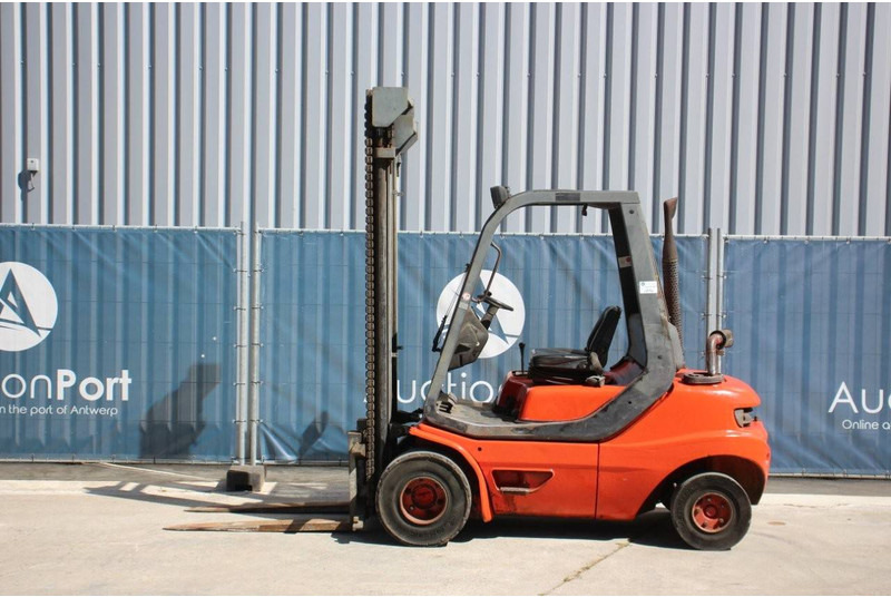 Linde H30D-02 - Empilhador a diesel: foto 2 Linde H30D-02 - Empilhador a diesel: foto 2
