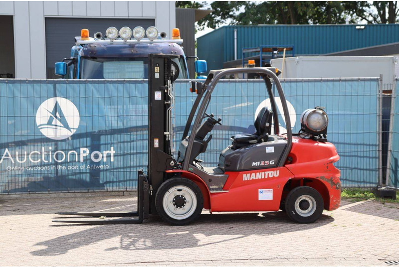 Manitou MI 35 G - Empilhador a gás: foto 1 Manitou MI 35 G - Empilhador a gás: foto 1