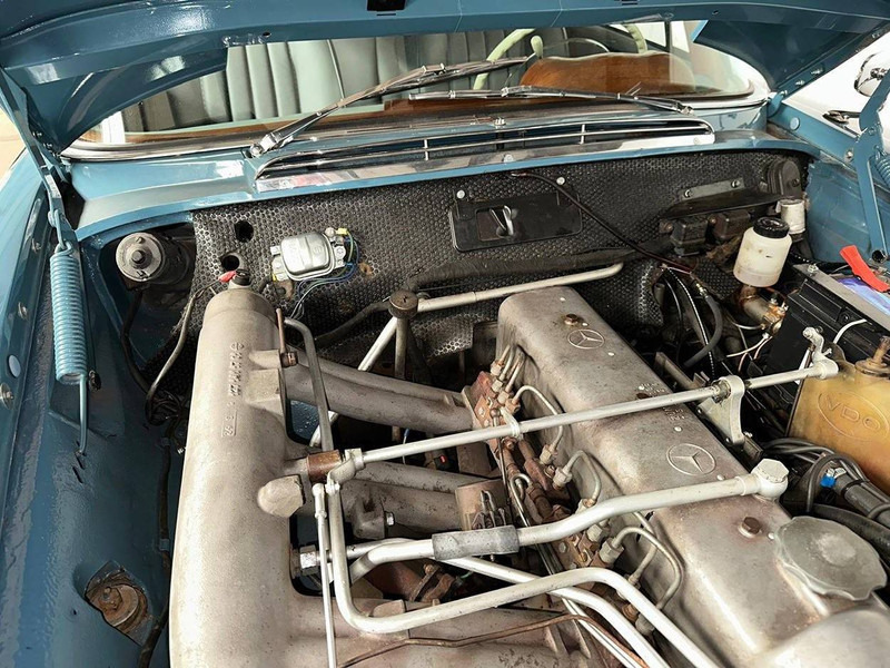 Mercedes-Benz 220 SE coupe Automatic - Sedan: foto 5 Mercedes-Benz 220 SE coupe Automatic - Sedan: foto 5