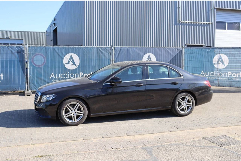 Mercedes-Benz E-Klasse 200 D - Sedan: foto 1 Mercedes-Benz E-Klasse 200 D - Sedan: foto 1