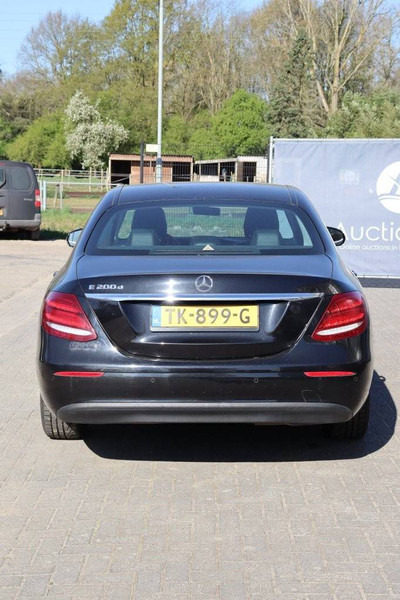 Mercedes-Benz E-Klasse 200 D - Sedan: foto 4 Mercedes-Benz E-Klasse 200 D - Sedan: foto 4