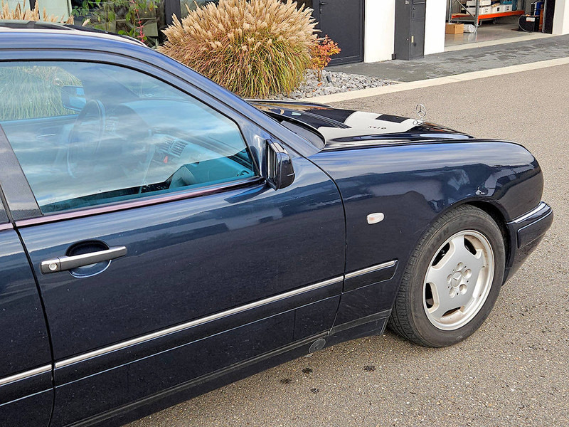 Mercedes-Benz E-Klasse (W210) _ 300 D Automatic - Sedan: foto 4 Mercedes-Benz E-Klasse (W210) _ 300 D Automatic - Sedan: foto 4