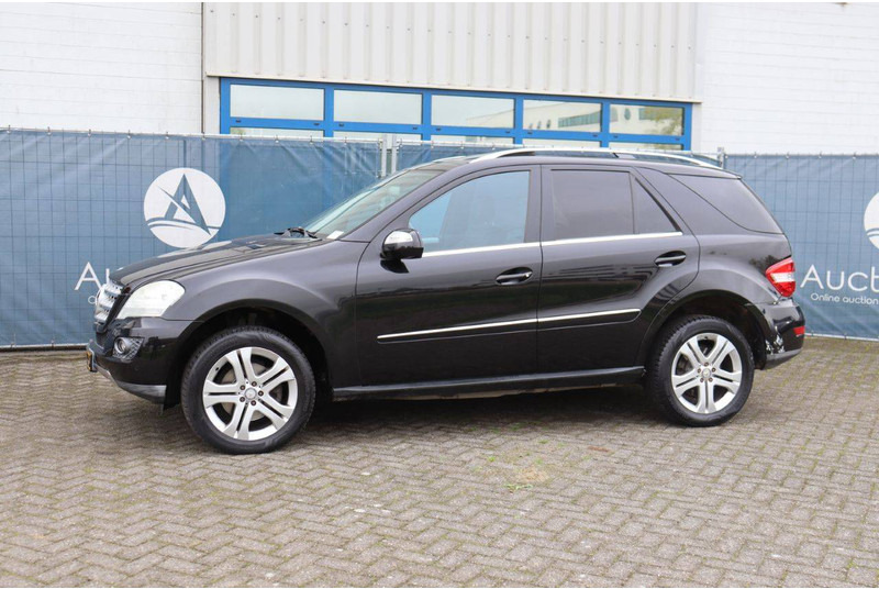 Mercedes-Benz M-Klasse ML 350 CDI 4MATIC - Sedan: foto 1 Mercedes-Benz M-Klasse ML 350 CDI 4MATIC - Sedan: foto 1