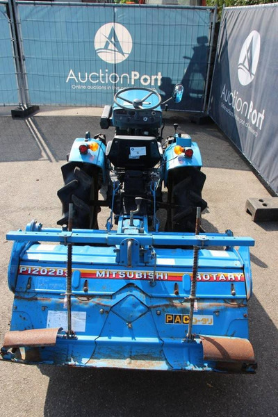 Mitsubishi D1450FD - Trator: foto 4 Mitsubishi D1450FD - Trator: foto 4