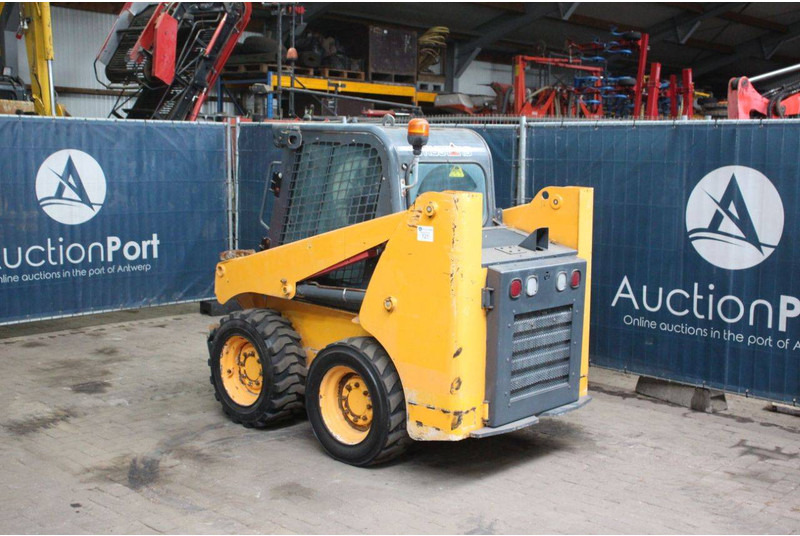 Mustang R135 - Pá carregadora de rodas: foto 3 Mustang R135 - Pá carregadora de rodas: foto 3