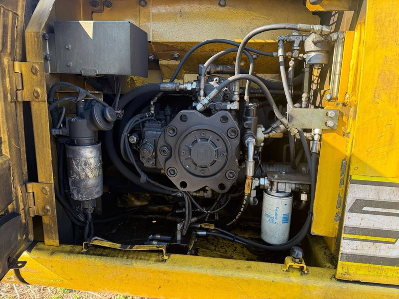 New Holland E215 - Escavadora de rastos: foto 4 New Holland E215 - Escavadora de rastos: foto 4