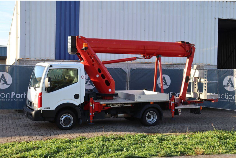 Nissan Cabstar 35.12 - Caminhão com plataforma aérea: foto 1 Nissan Cabstar 35.12 - Caminhão com plataforma aérea: foto 1