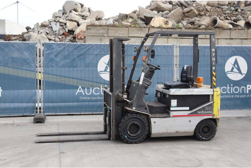 Nissan P1B2 - Empilhador elétrico: foto 1 Nissan P1B2 - Empilhador elétrico: foto 1