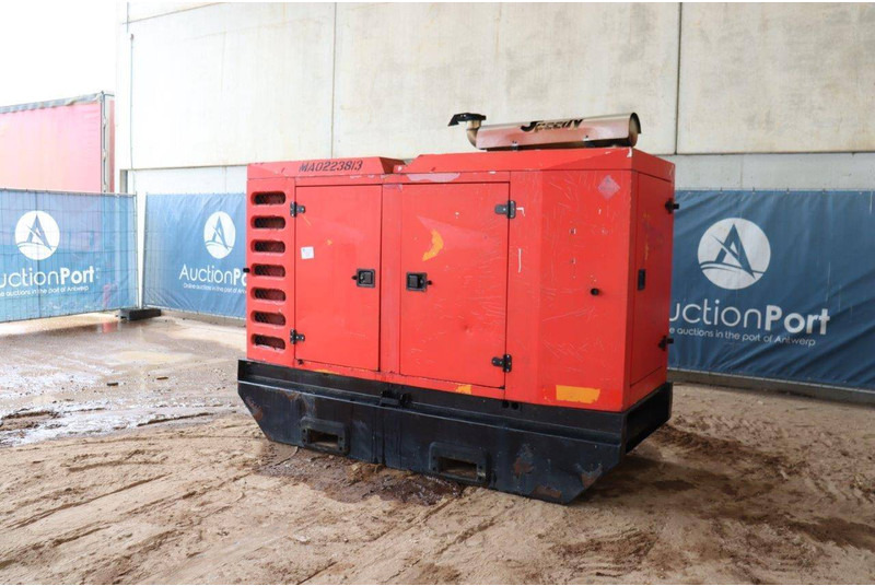 SDMO R110 - Gerador elétrico: foto 3 SDMO R110 - Gerador elétrico: foto 3