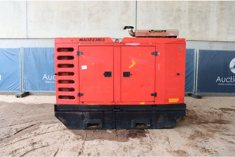 SDMO R110 - Gerador elétrico: foto 2 SDMO R110 - Gerador elétrico: foto 2
