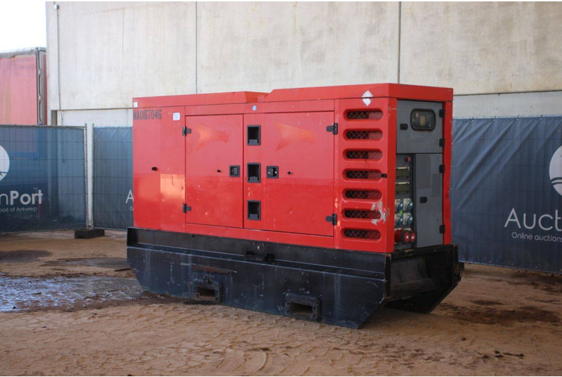 SDMO R220 - Gerador elétrico: foto 3 SDMO R220 - Gerador elétrico: foto 3