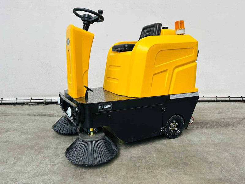 SW80 - Varredora urbana: foto 2 SW80 - Varredora urbana: foto 2