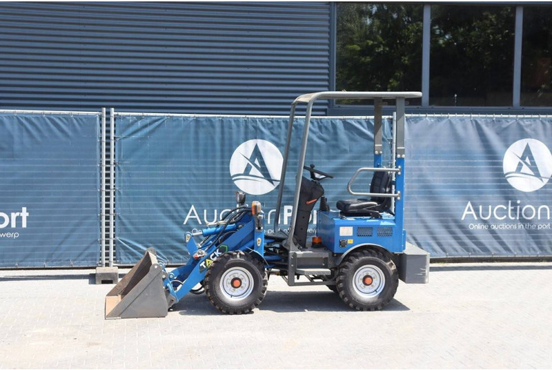 Tack 604 - Pá carregadora de rodas: foto 1 Tack 604 - Pá carregadora de rodas: foto 1