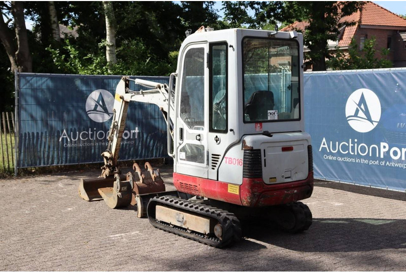 Takeuchi TB016 - Mini escavadeira: foto 4 Takeuchi TB016 - Mini escavadeira: foto 4