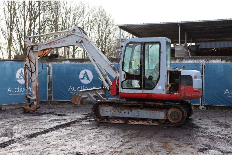 Takeuchi TB175 - Escavadora de rastos: foto 3 Takeuchi TB175 - Escavadora de rastos: foto 3