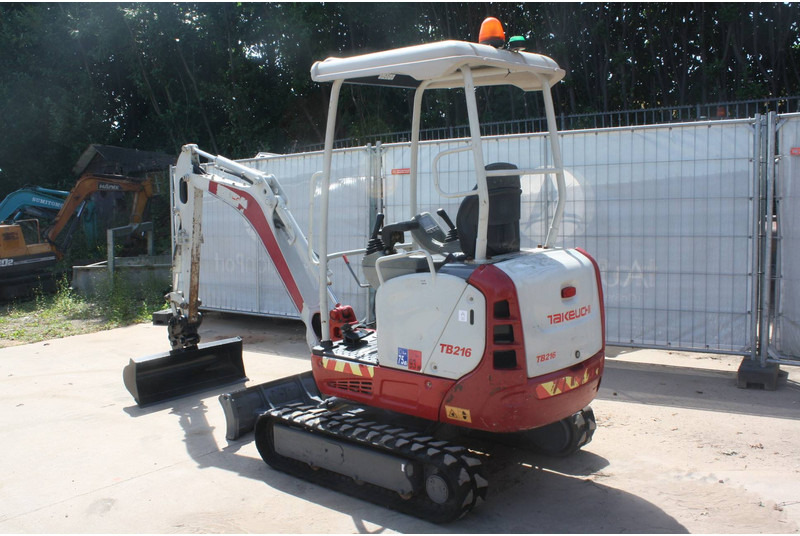 Takeuchi TB216 - Mini escavadeira: foto 3 Takeuchi TB216 - Mini escavadeira: foto 3