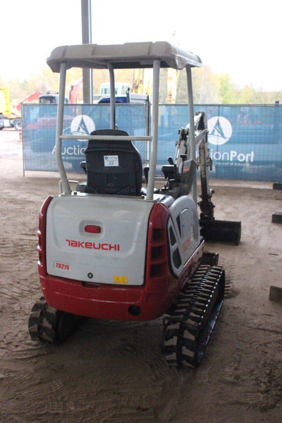 Takeuchi TB216 - Mini escavadeira: foto 5 Takeuchi TB216 - Mini escavadeira: foto 5