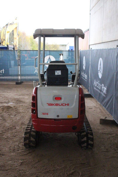 Takeuchi TB216 - Mini escavadeira: foto 4 Takeuchi TB216 - Mini escavadeira: foto 4