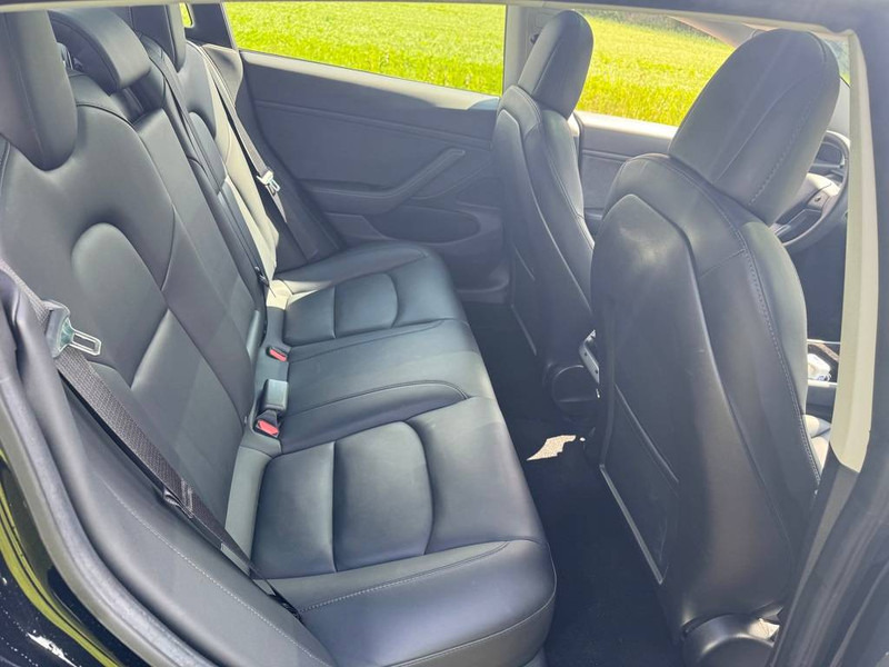 Sedan Tesla Model 3: foto 11
