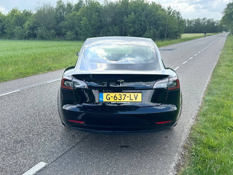 Tesla Model 3 - Sedan: foto 4 Tesla Model 3 - Sedan: foto 4