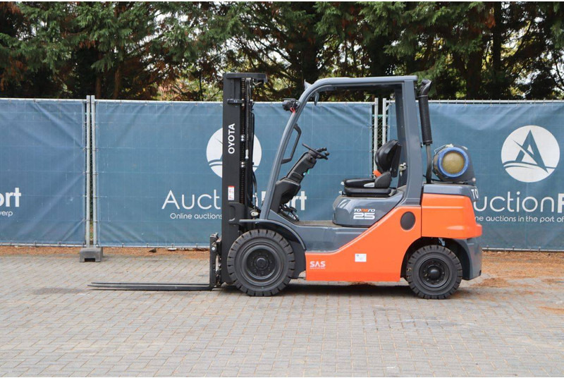 Toyota 02-8FGF25 - Empilhador a gás: foto 2 Toyota 02-8FGF25 - Empilhador a gás: foto 2