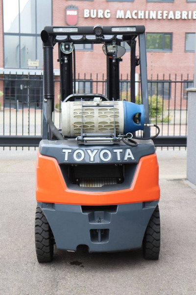 Toyota 02-8FGF25 - Empilhador a gás: foto 5 Toyota 02-8FGF25 - Empilhador a gás: foto 5
