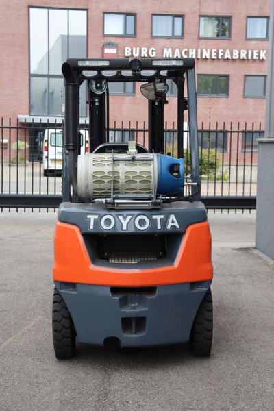 Toyota 02-8FGF25 - Empilhador a gás: foto 5 Toyota 02-8FGF25 - Empilhador a gás: foto 5