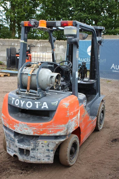 Toyota 02-8FGF25 - Empilhador a gás: foto 5 Toyota 02-8FGF25 - Empilhador a gás: foto 5