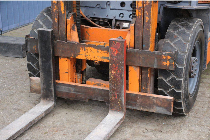 Empilhador Toyota 5FG25: foto 10 Empilhador Toyota 5FG25: foto 10