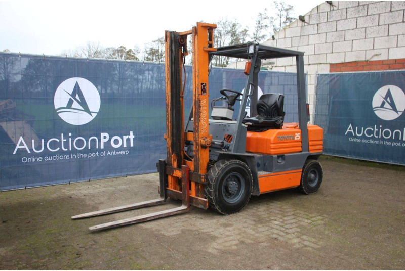 Empilhador Toyota 5FG25: foto 8 Empilhador Toyota 5FG25: foto 8