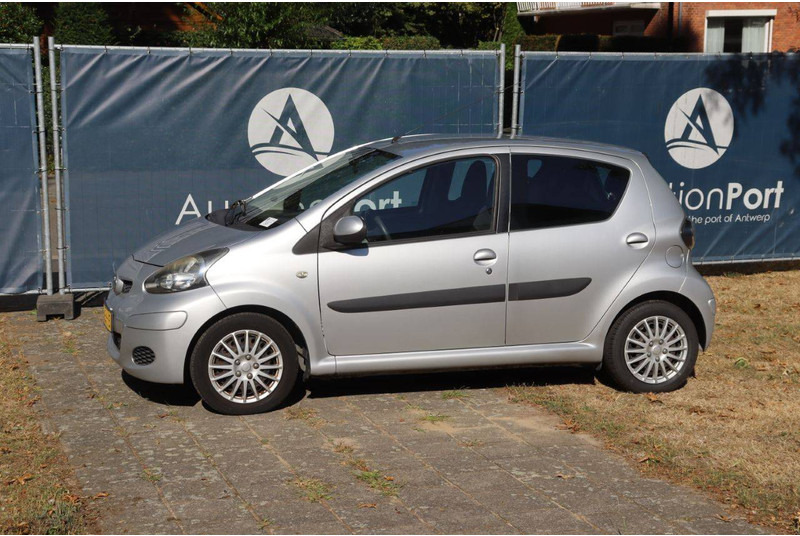 Toyota Aygo - Sedan: foto 1 Toyota Aygo - Sedan: foto 1