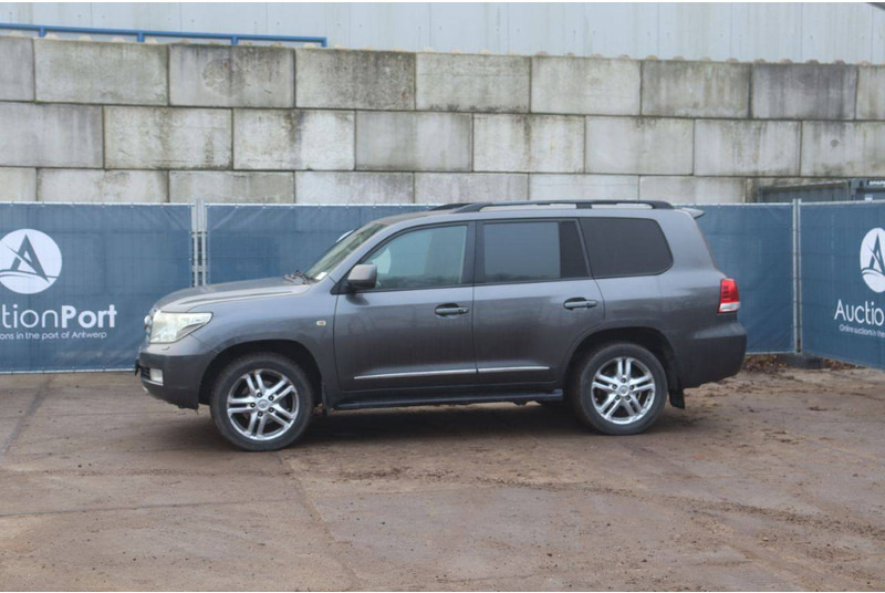 Toyota LANDCRUISER (200 SERIES) - SUV: foto 1 Toyota LANDCRUISER (200 SERIES) - SUV: foto 1
