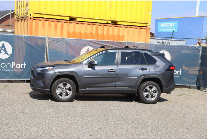 Toyota RAV4 XLE AWD - Sedan: foto 1 Toyota RAV4 XLE AWD - Sedan: foto 1