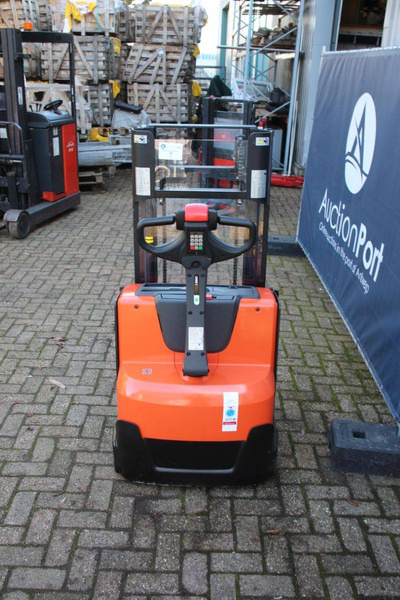 Toyota SWE200D - Stacker: foto 4 Toyota SWE200D - Stacker: foto 4