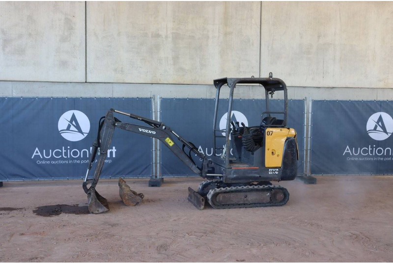 Volvo EC15D - Mini escavadeira: foto 1 Volvo EC15D - Mini escavadeira: foto 1