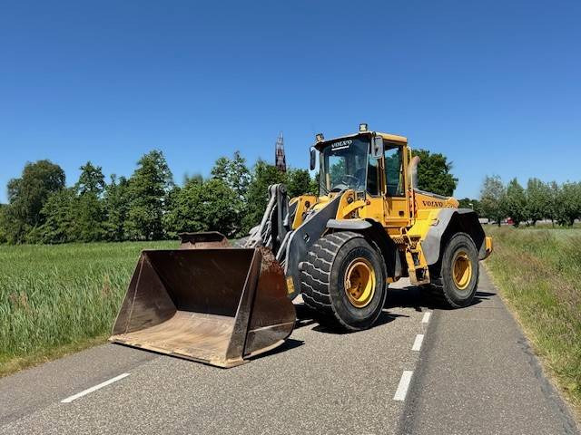 Volvo L110E - Pá carregadora de rodas: foto 1 Volvo L110E - Pá carregadora de rodas: foto 1