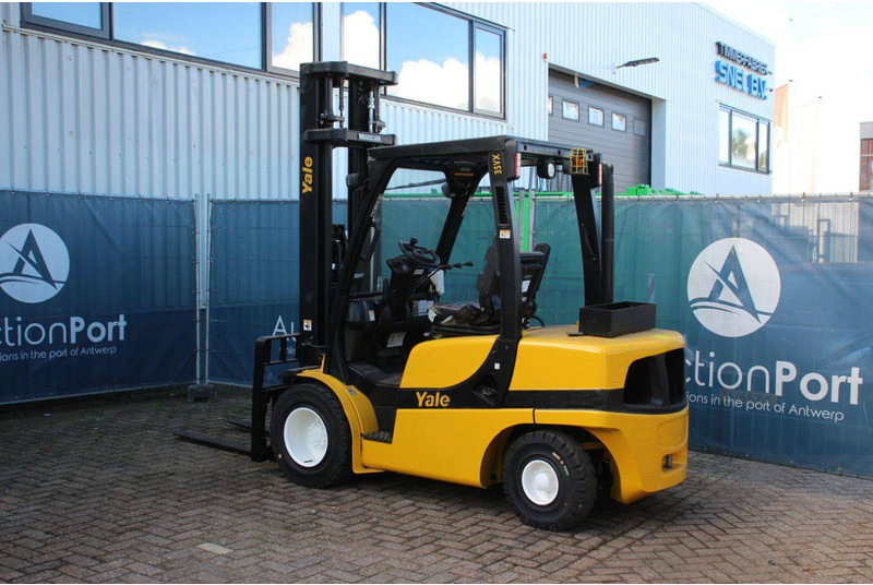 Yale GDP35VX E2795 - Empilhador a diesel: foto 3 Yale GDP35VX E2795 - Empilhador a diesel: foto 3