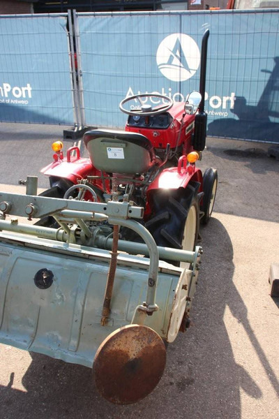 Yanmar YM1510 - Trator: foto 5 Yanmar YM1510 - Trator: foto 5