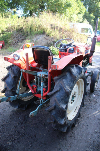 Yanmar YM2202 - Trator: foto 5 Yanmar YM2202 - Trator: foto 5