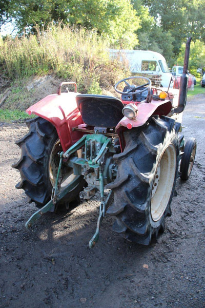 Yanmar YM2310 - Trator: foto 5 Yanmar YM2310 - Trator: foto 5