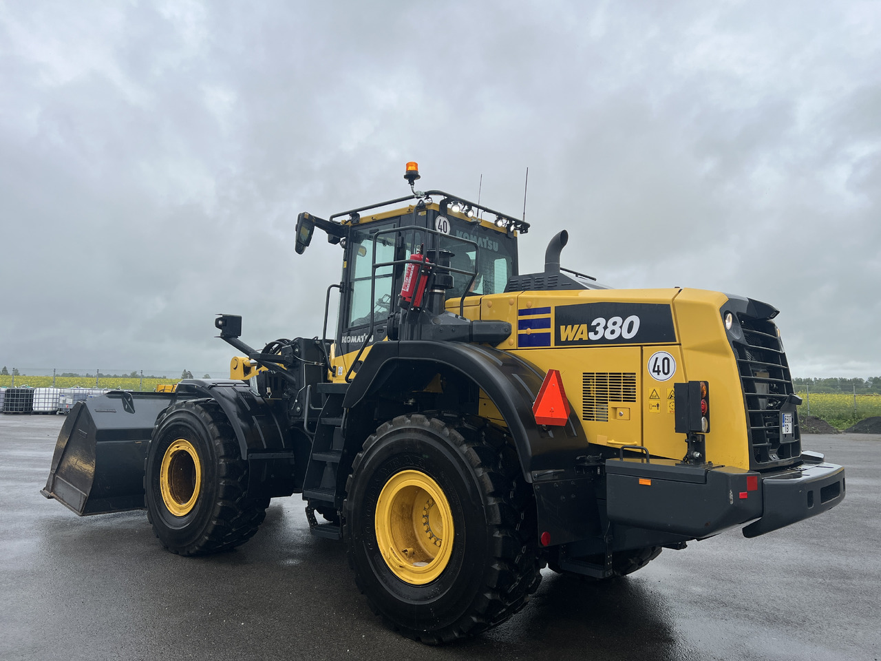 KOMATSU WA 380-8E0 - Pá carregadora de rodas: foto 3 KOMATSU WA 380-8E0 - Pá carregadora de rodas: foto 3